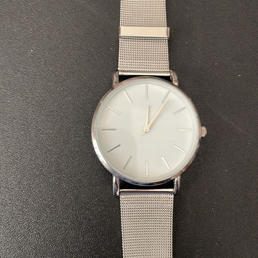 ‎SILVERTONE MESH LARGE FACE WATCH